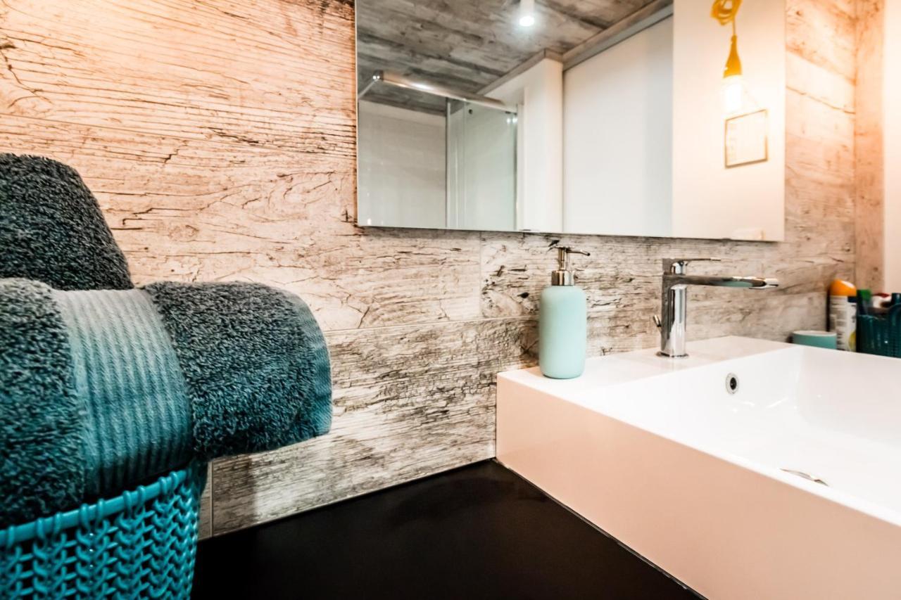 Twin Apartment *