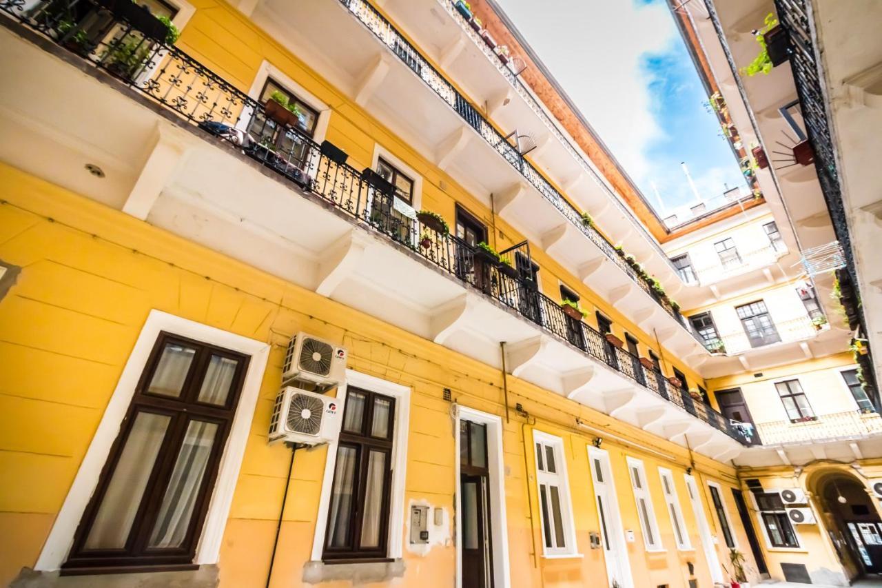 Twin Apartment