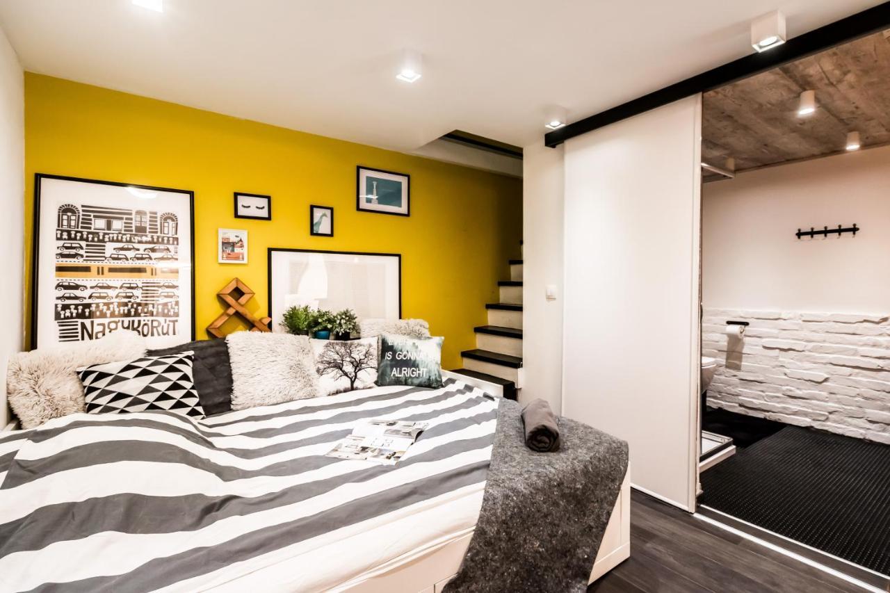 Twin Apartment *